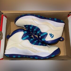 Nike Air Jordan “Charlotte Hornet 10s” 7 Youth/9 Women’s/7 Men’s 
Purple/Blue